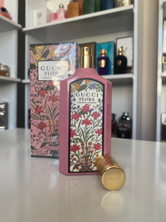 عطر ادکلن زنانه گورجس گاردنیا ۱۰۰ میل مسترکوالیتی سفارش اروپا بارکددار