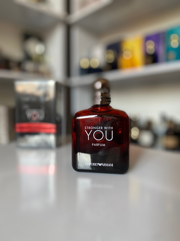 عطر ادکلن مردانه استرانگر ویت یو نسخه پارفوم ۱۰۰ میل مسترکوالیتی سفارش اروپا بارکددار