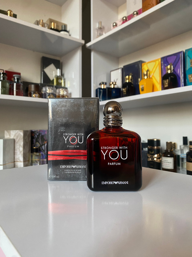 عطر ادکلن مردانه استرانگر ویت یو نسخه پارفوم ۱۰۰ میل مسترکوالیتی سفارش اروپا بارکددار