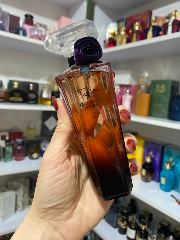 عطر ادکلن زنانه میدنایت رُز ترزور ۱۰۰ میل مسترکوالیتی سفارش اروپا بارکددار